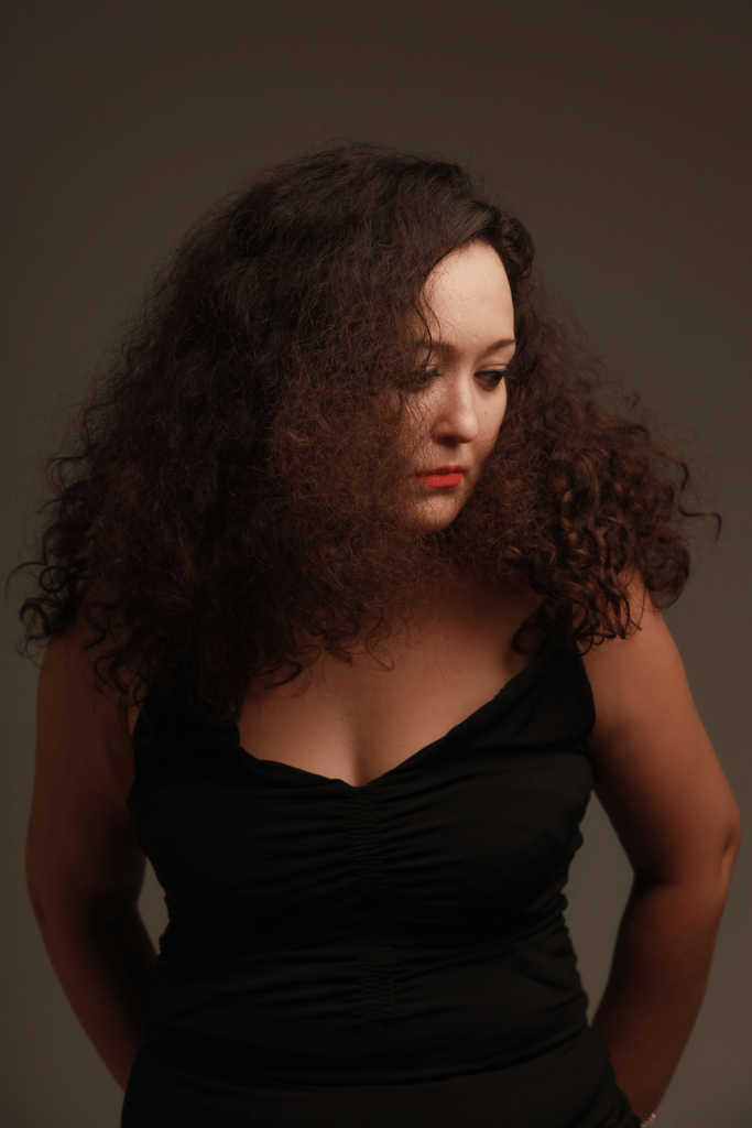 Selin Akdeniz 19 Selin Akdeniz Beni Anlar Gozlerin