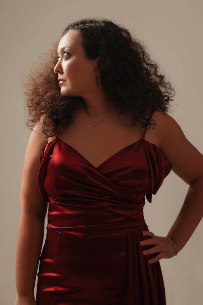 An image of Selin Akdeniz the Turkish singer and music composer and writer from Istanbul 10