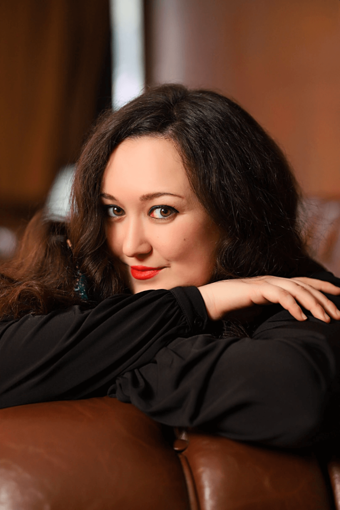 Selin Akdeniz 10 Selin Akdeniz Bu Huzurlu Yuvada